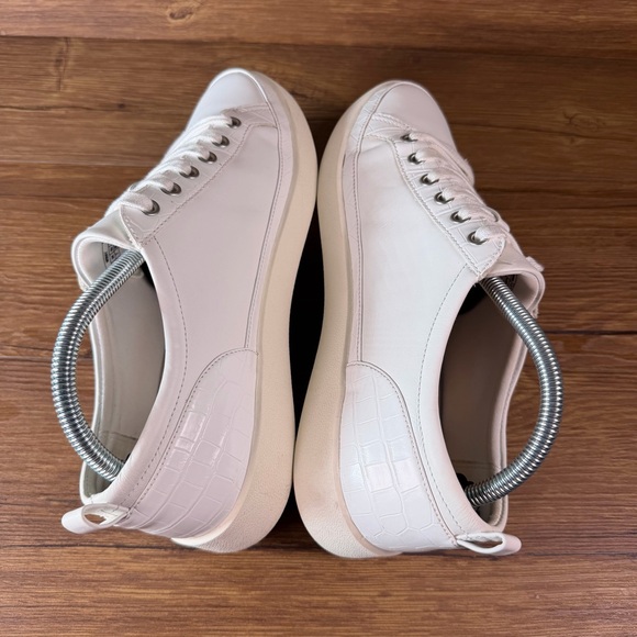 Vionic Winny Leather Sneaker Women’s Size 9.5 Low Top Shoes WIDE - Picture 3 of 11